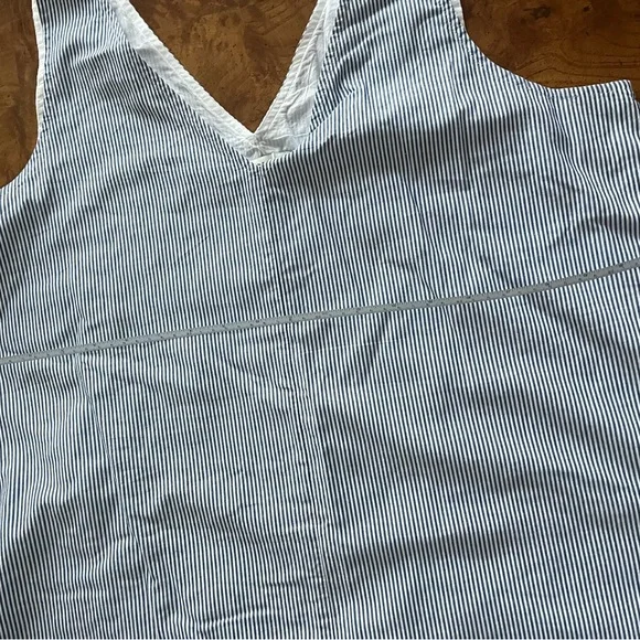 Vineyard Vines Blue and White Striped shift dress with Lace Detail - Picture 3 of 3